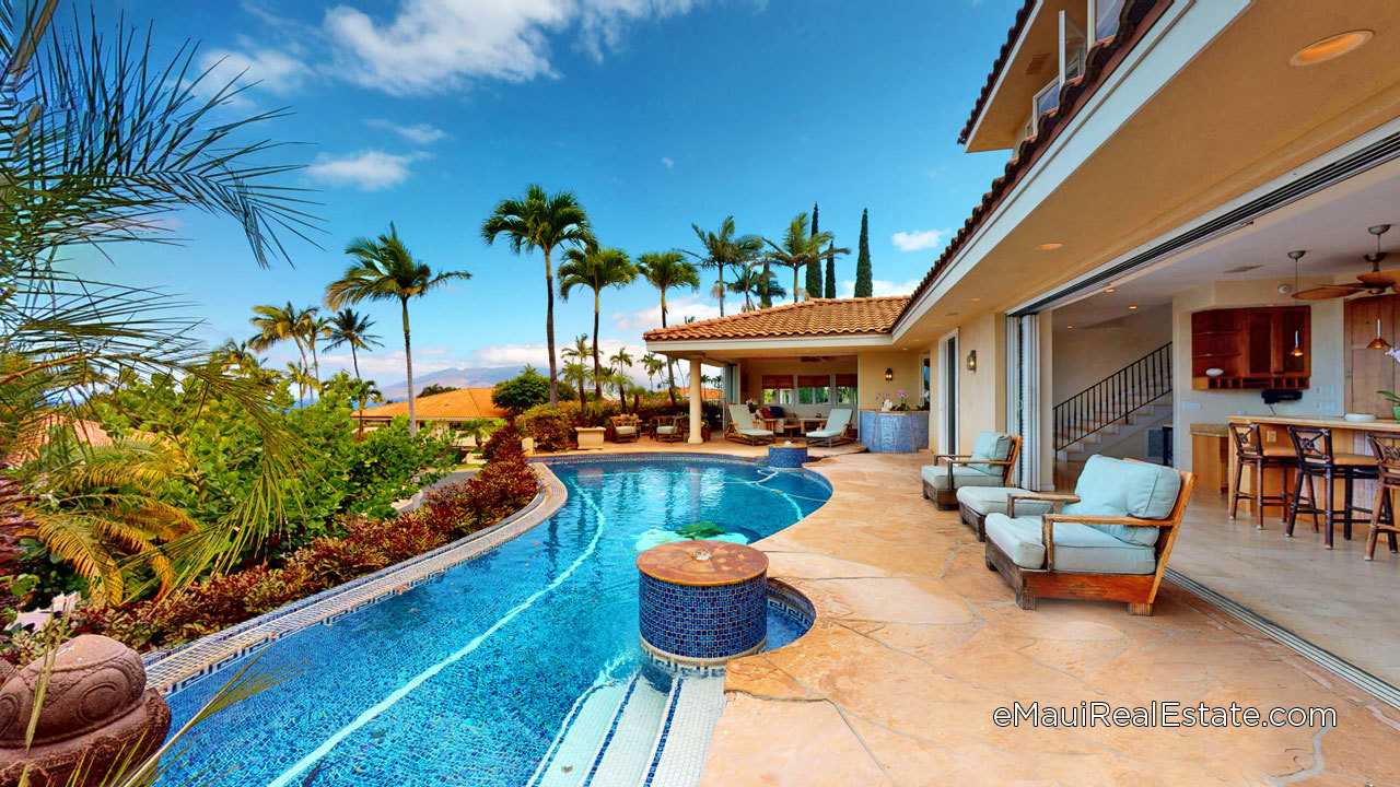 Example of architectural style in the Wailea Kialoa neighborhood