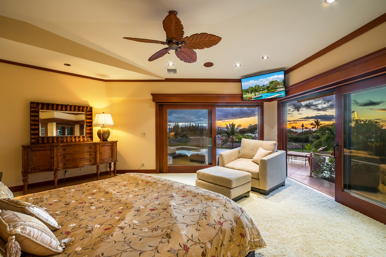 Enchanting master suite: Privacy and enchanting vistas