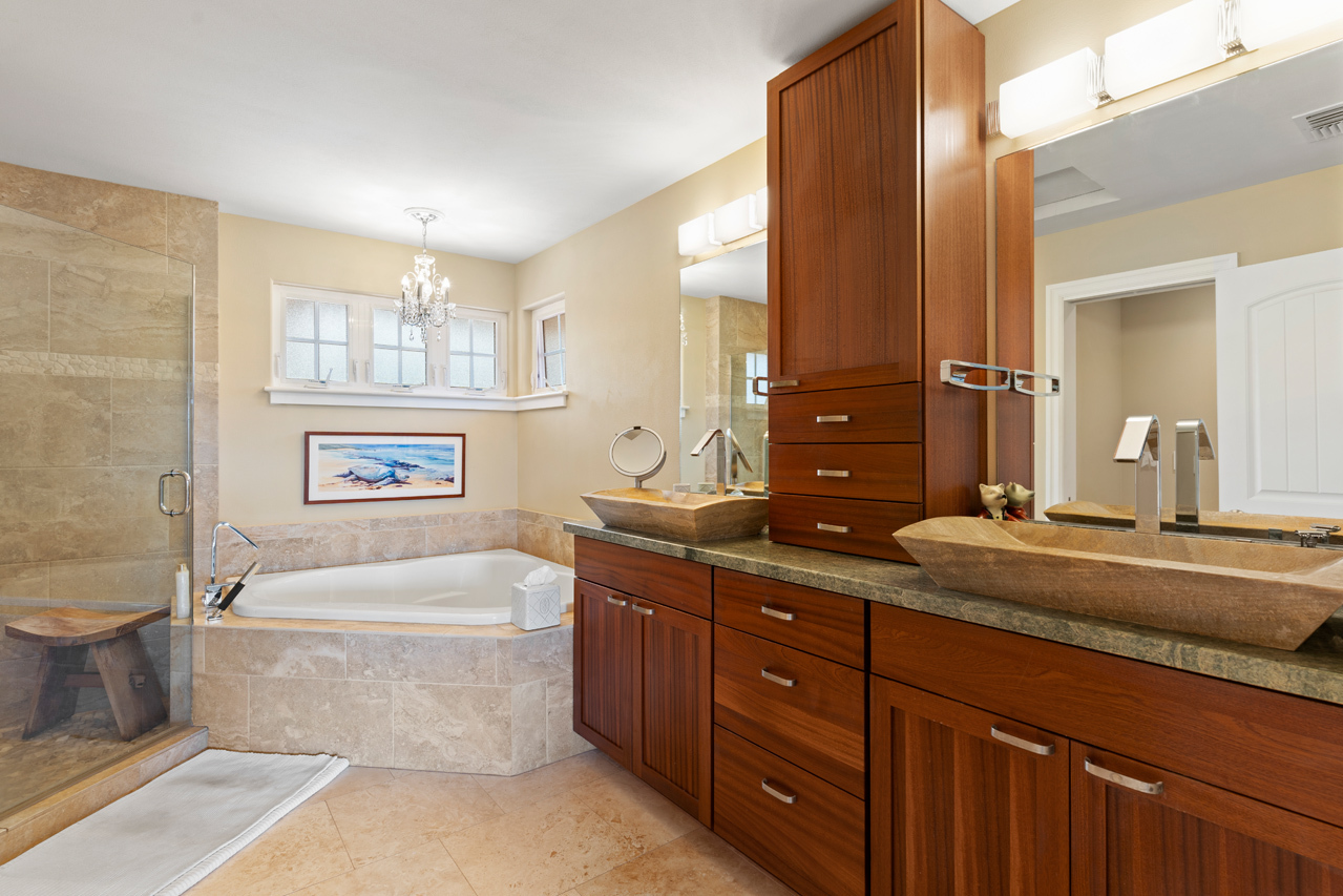 Primary Suite: