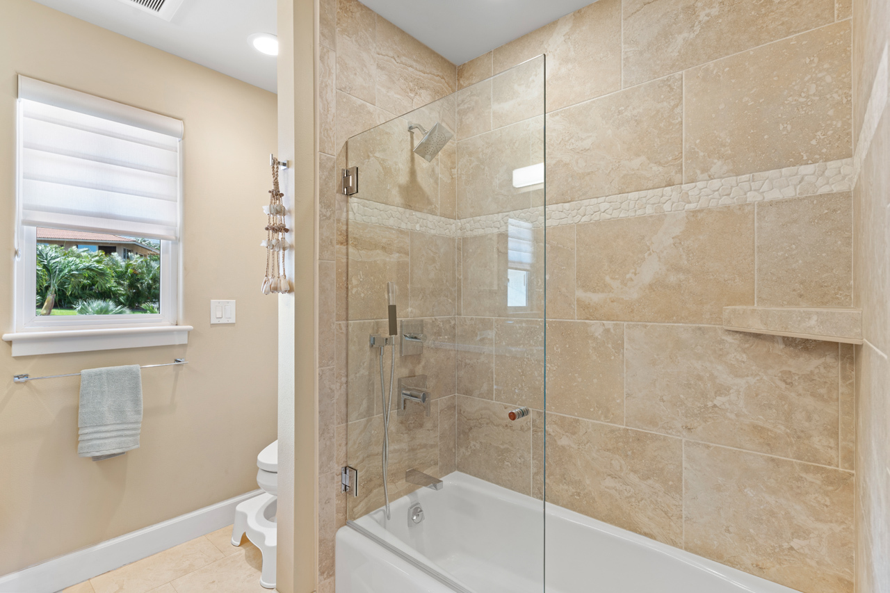 Bathroom 2: