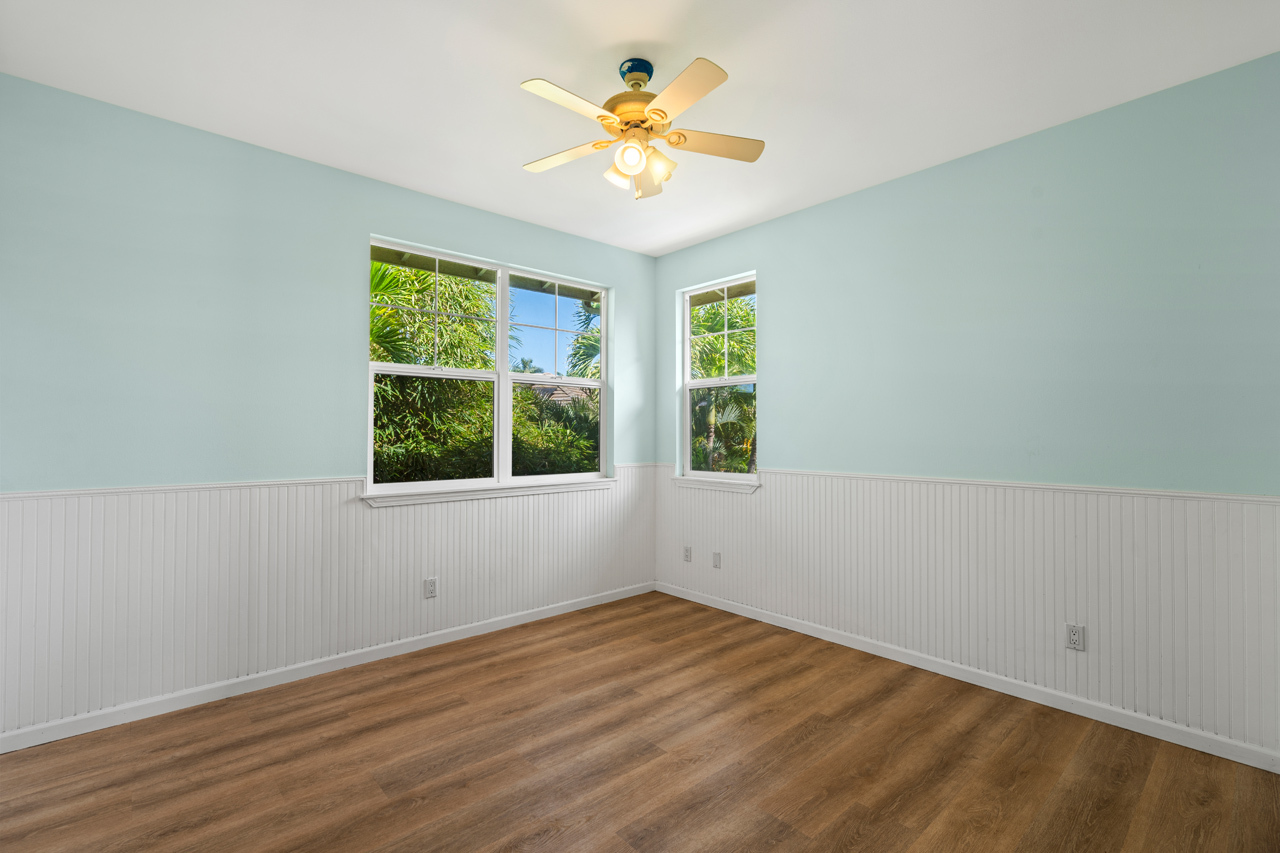 Bedroom 2 & bathroom 2: 